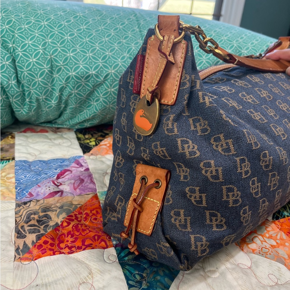 Vintage Dooney jacquard shoulder bag - Picture 2 of 10